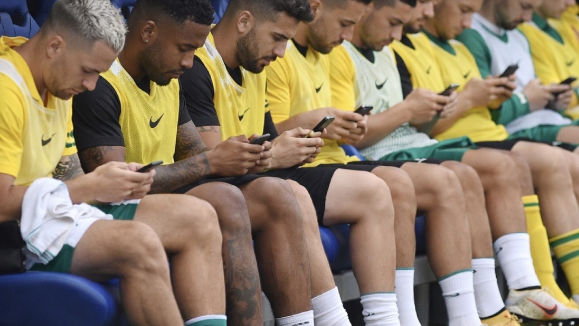WhatsApp no banco de reservas? STJD dá “ok, mas disfarça”