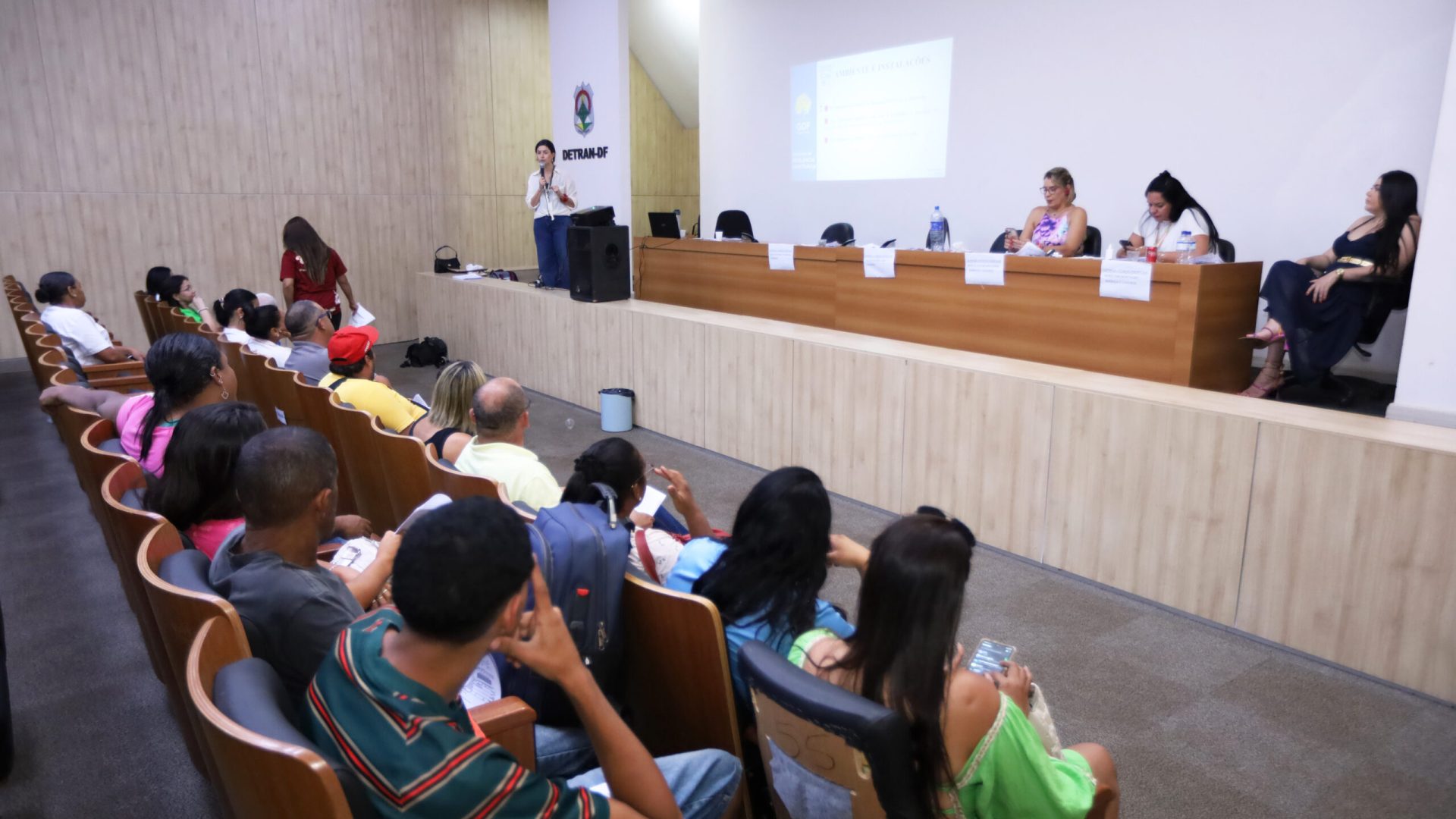 Vigilância Sanitária capacita ambulantes para fiscalizações no Carnaval