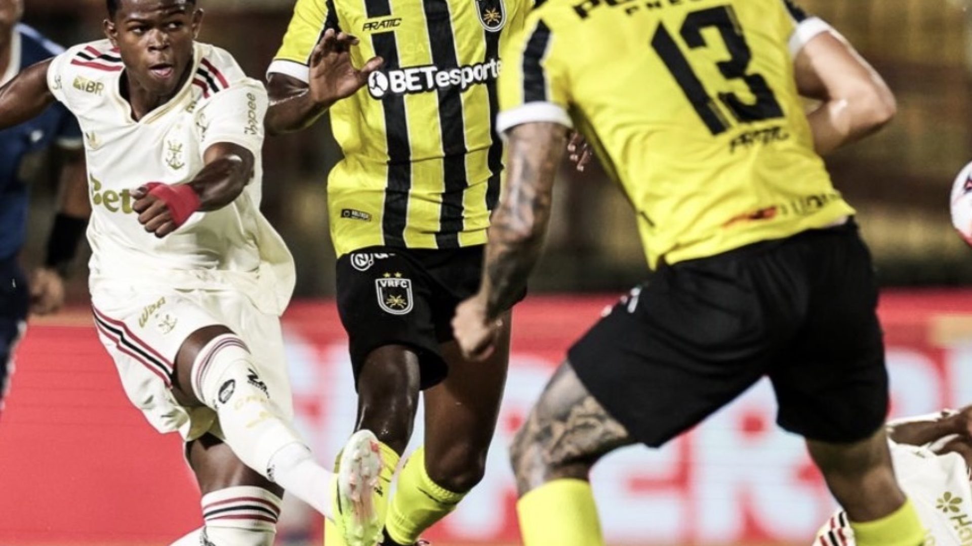 O fundo do poço no Cariocão: Flamengo é o pior time do campeonato