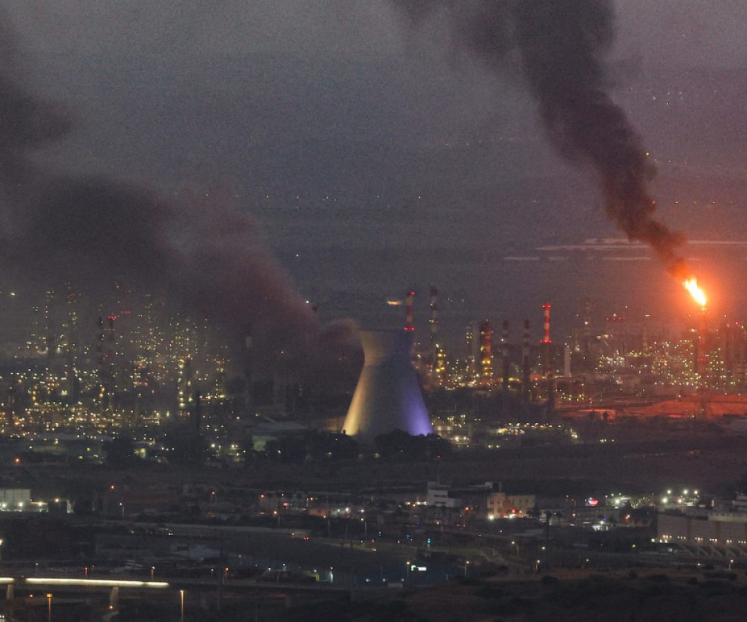 Israel-ataca-fabricas-petroquimicas-no-Ira.jpg