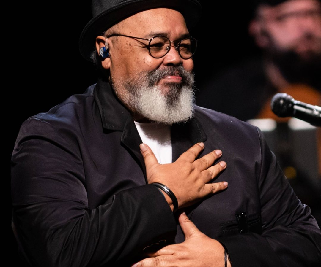 Jorge Aragão, em turnê com Zeca e Alcione, diz que nunca fizeram música por sucesso