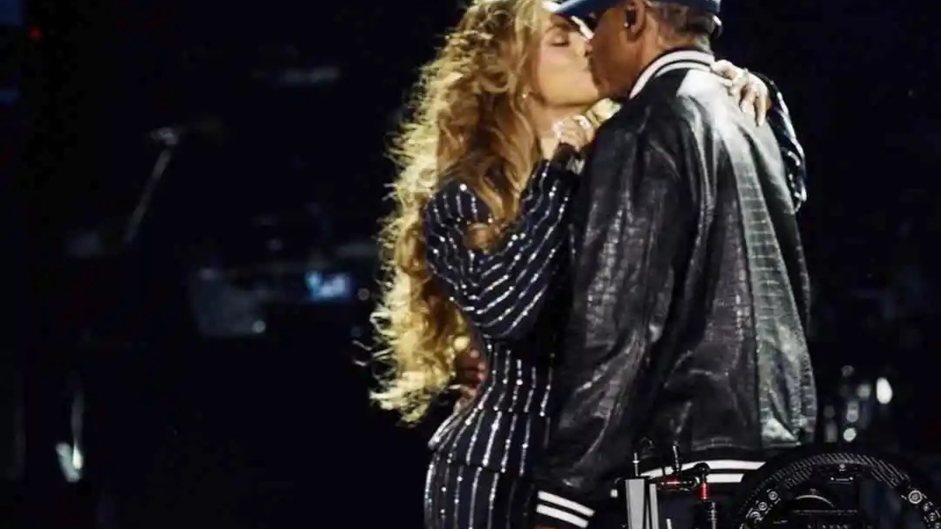 Beyoncé e Blue Ivy cantam em show que celebra os 30 anos de carreira de Jay-Z