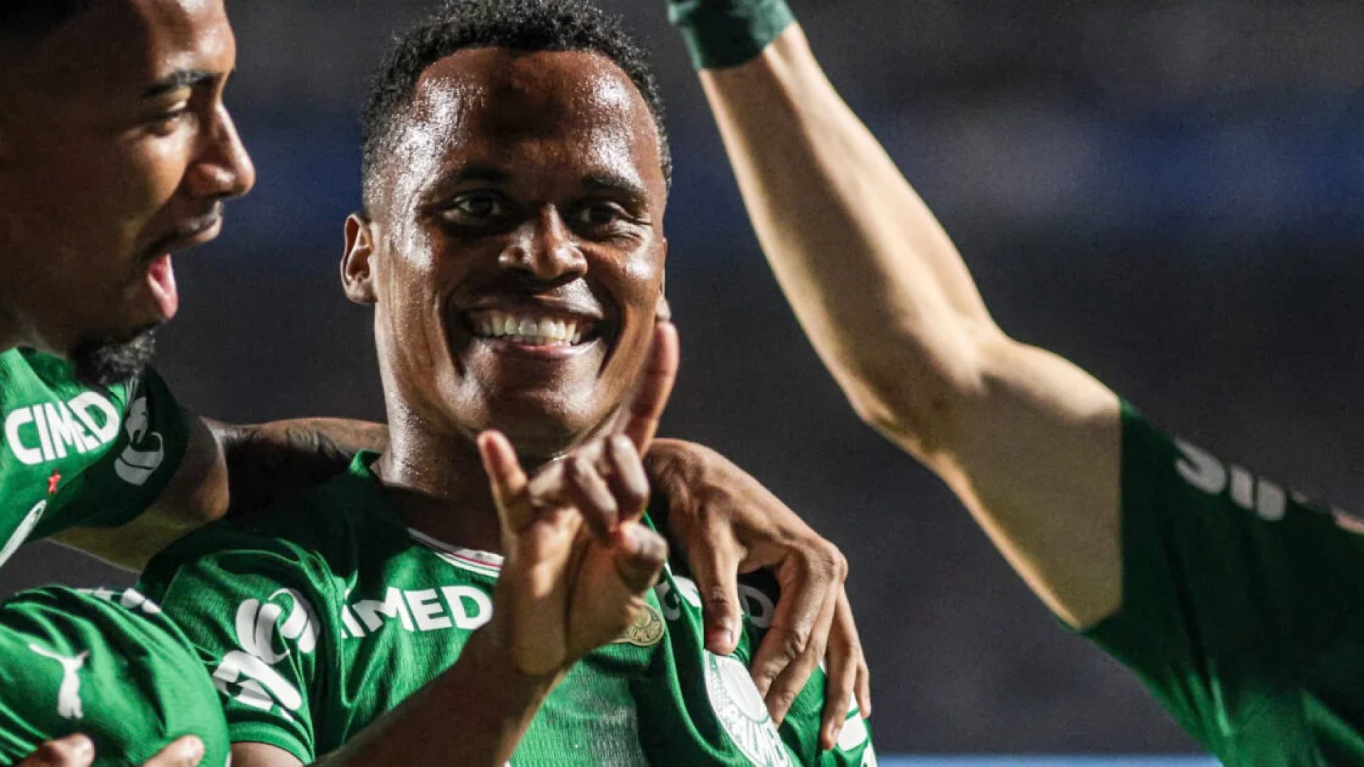 Brasileirão: Palmeiras cala o MorumBis, vence o São Paulo e dispara na liderança