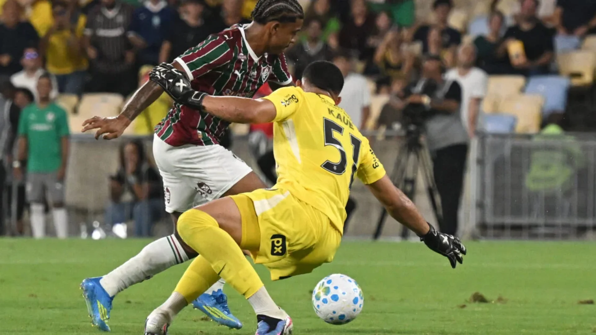 Corinthians amarga 8ª partida sem vitória e perde para o Fluminense