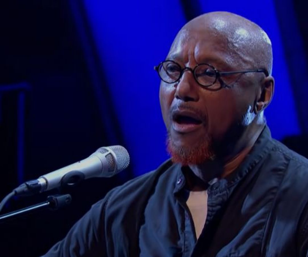 Labi Siffre, cantor do soul, soft rock e R&B, anuncia seu primeiro álbum em 28 anos