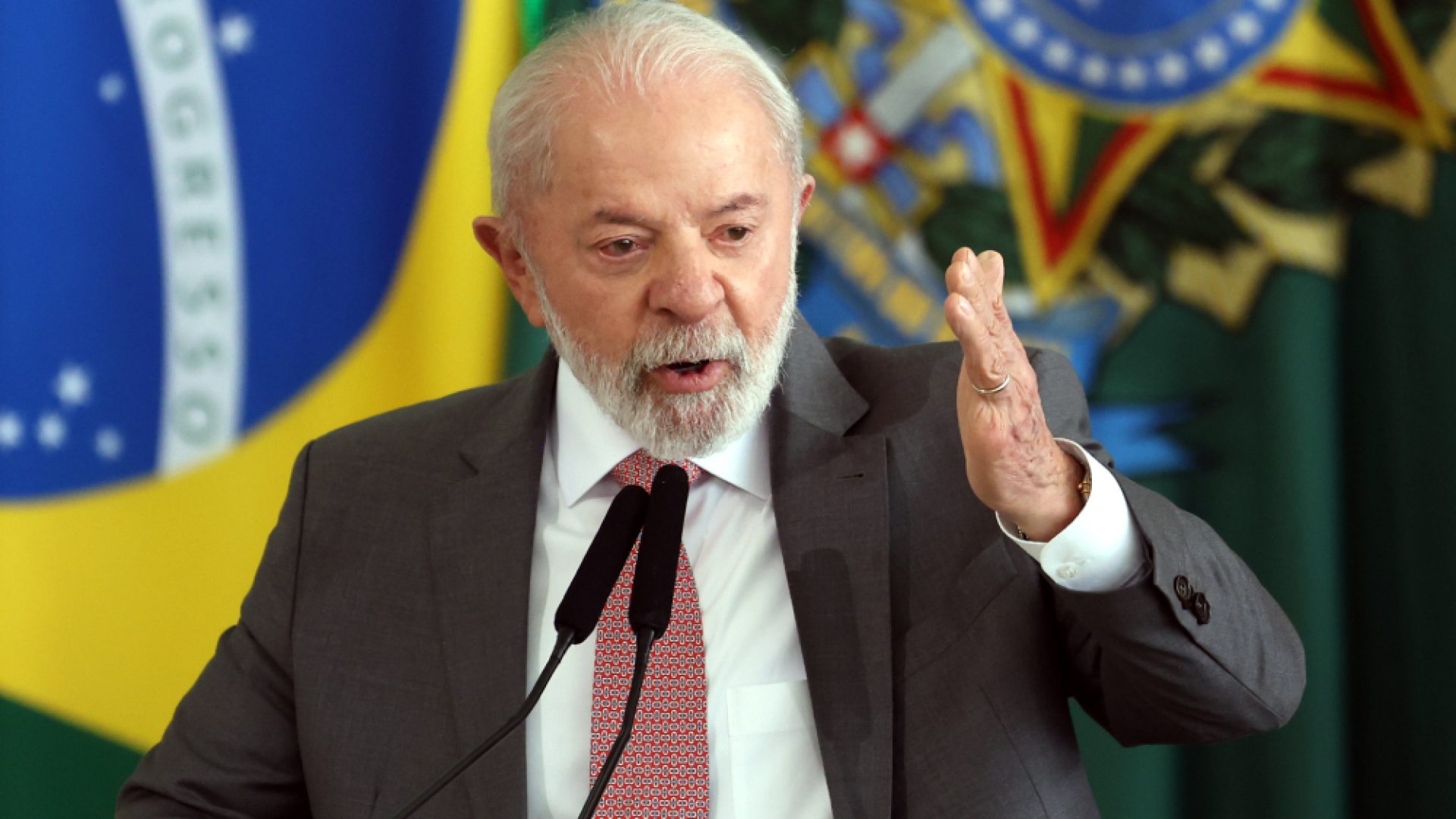 Israel viola leis ao interceptar flotilha e deter brasileiros, diz Lula