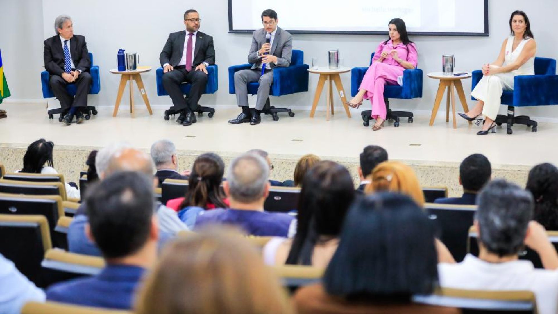 Palestra na Escola de Governo do Distrito Federal reforça combate ao assédio sexual e moral