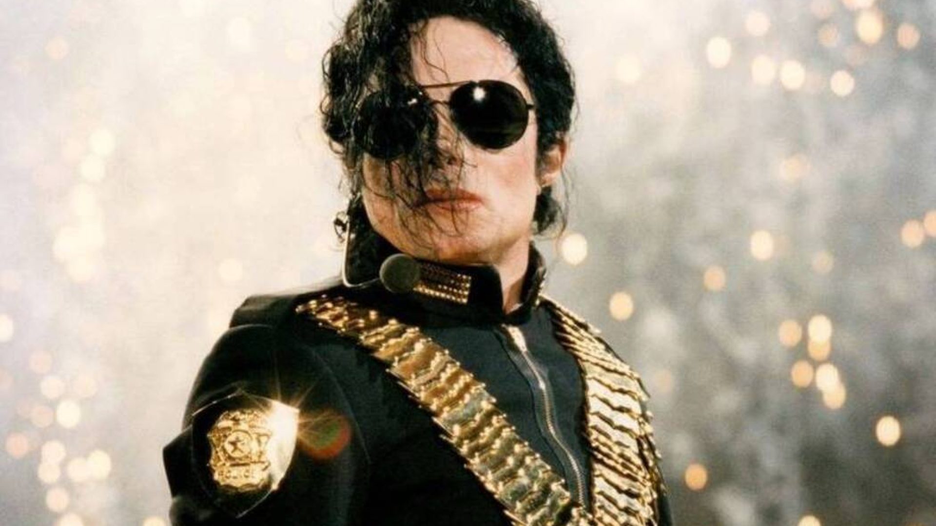 “Thriller”, de Michael Jackson, volta ao topo mundial 40 anos após lançamento