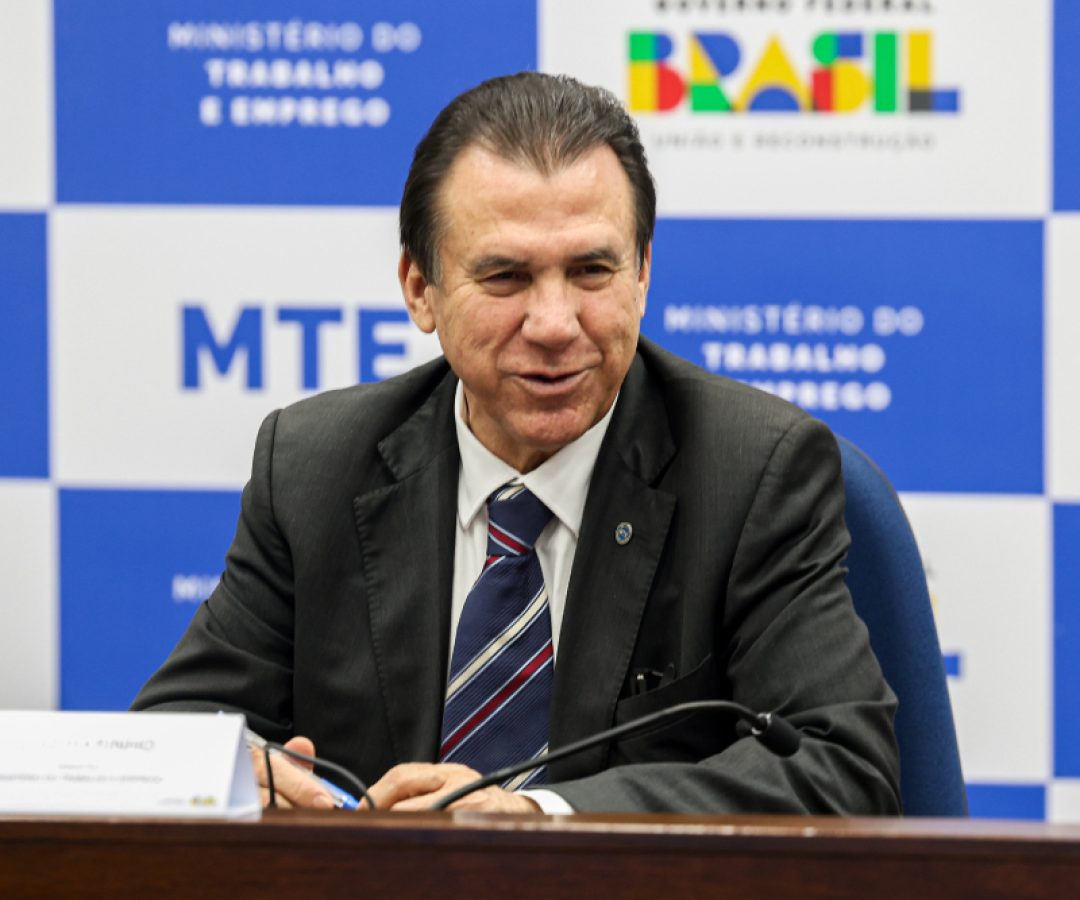 Ministro recebe manifesto de apoio à modernização do PAT