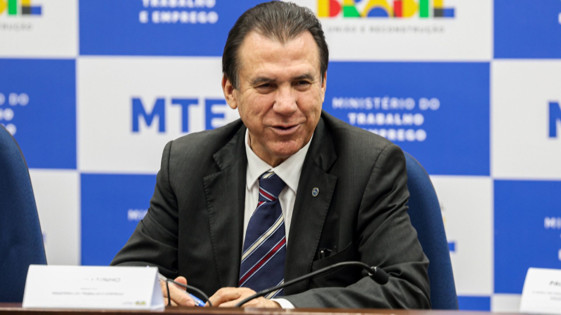 Ministro recebe manifesto de apoio à modernização do PAT
