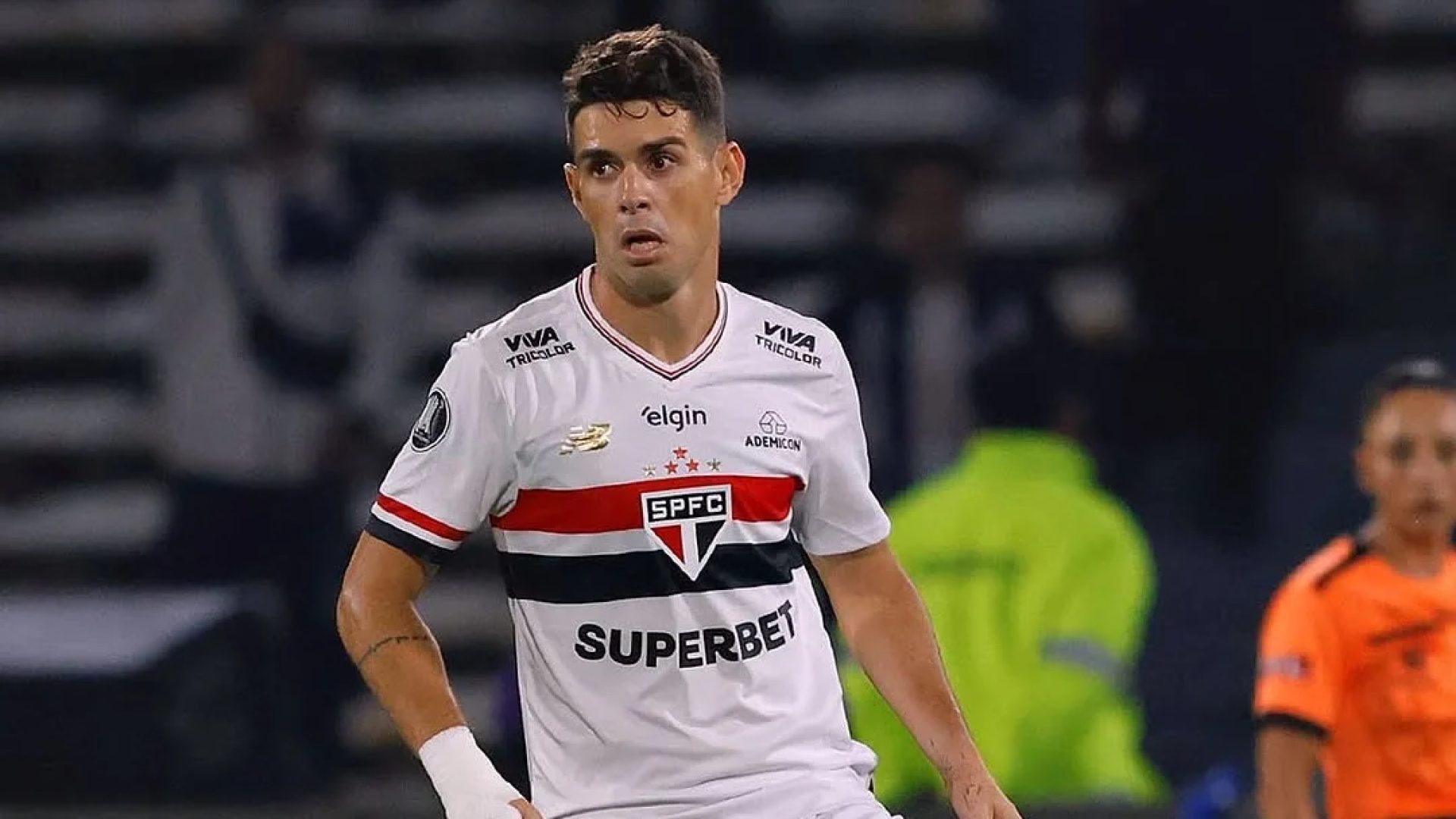 São Paulo chega a rescisão com Oscar e terá que pagar R$ 10 milhões ao jogador