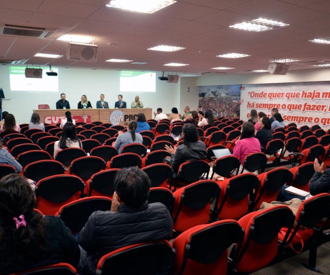 Ostomia é debatida entre profissionais, estudantes e usuários da rede de saúde do DF