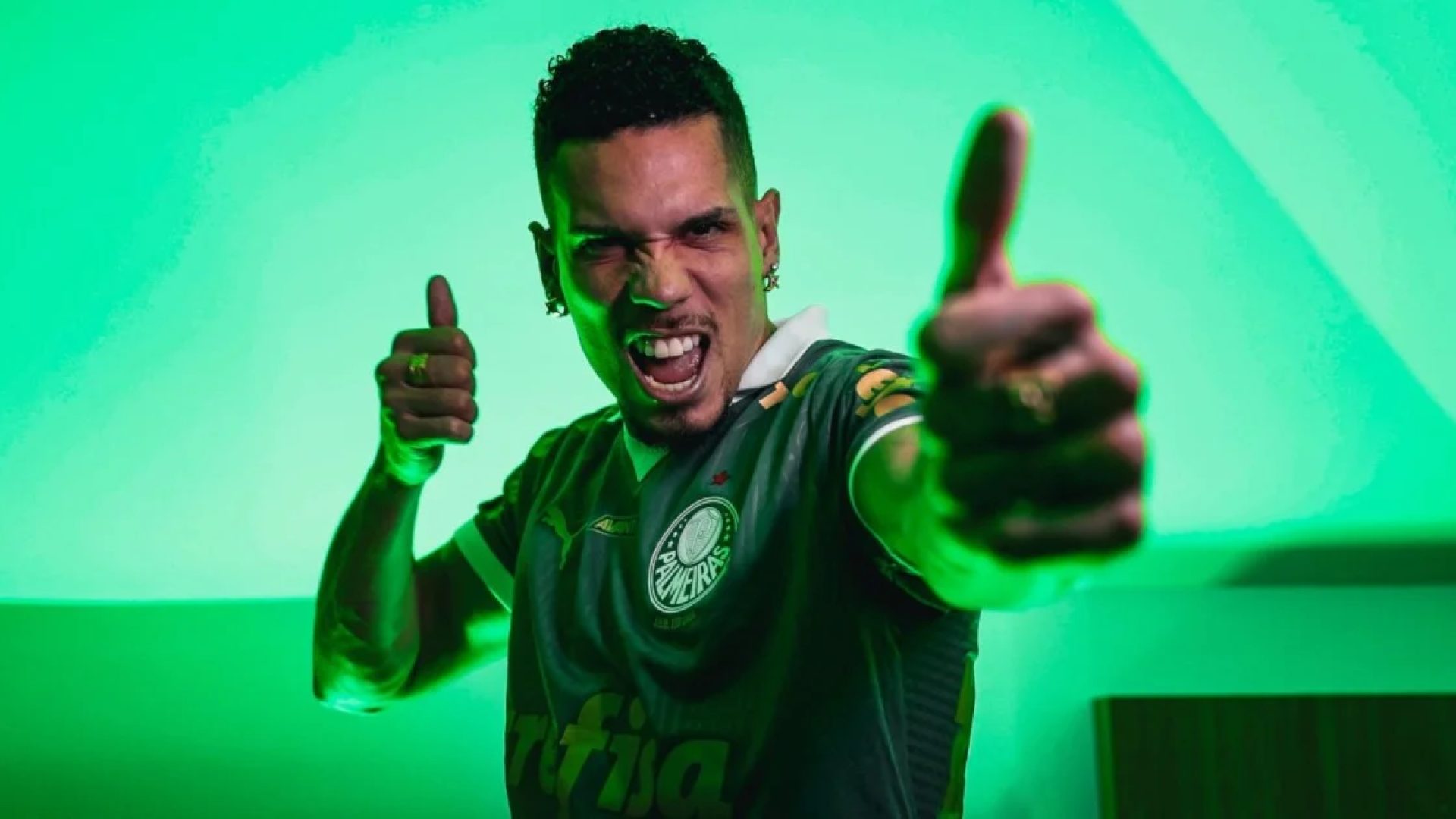 Paulinho retorna aos gramados após grave lesão no Palmeiras e faz promessa