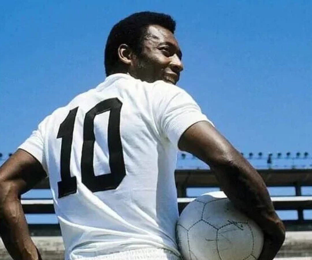 Neymar Pai anuncia compra da marca Pelé