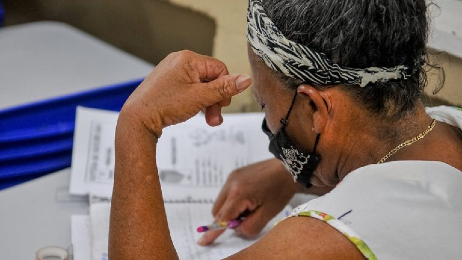 Projeto de lei incentiva ingresso de idosos em universidades