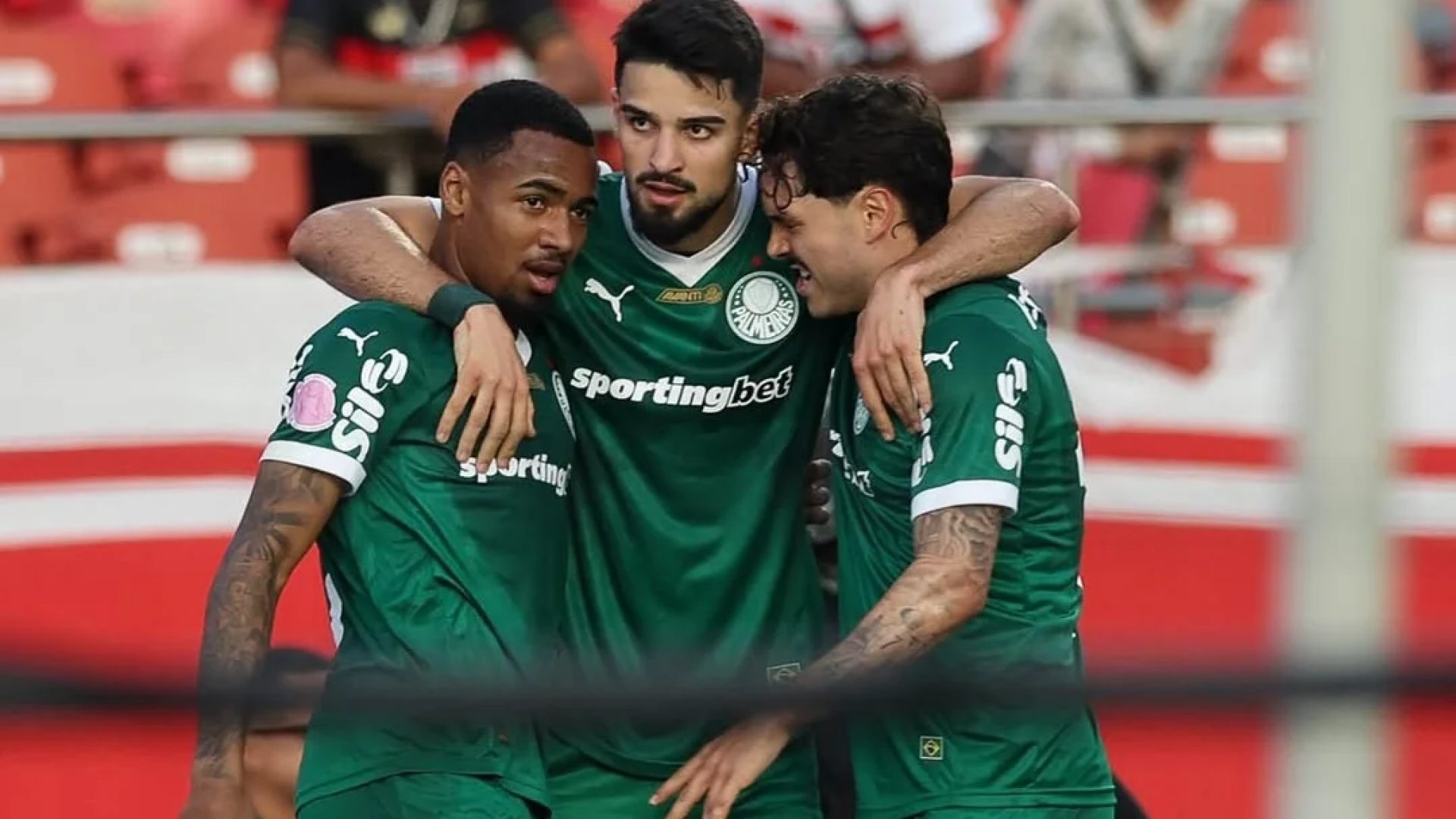 Palmeiras encara Vitória em casa para reagir no Brasileirão