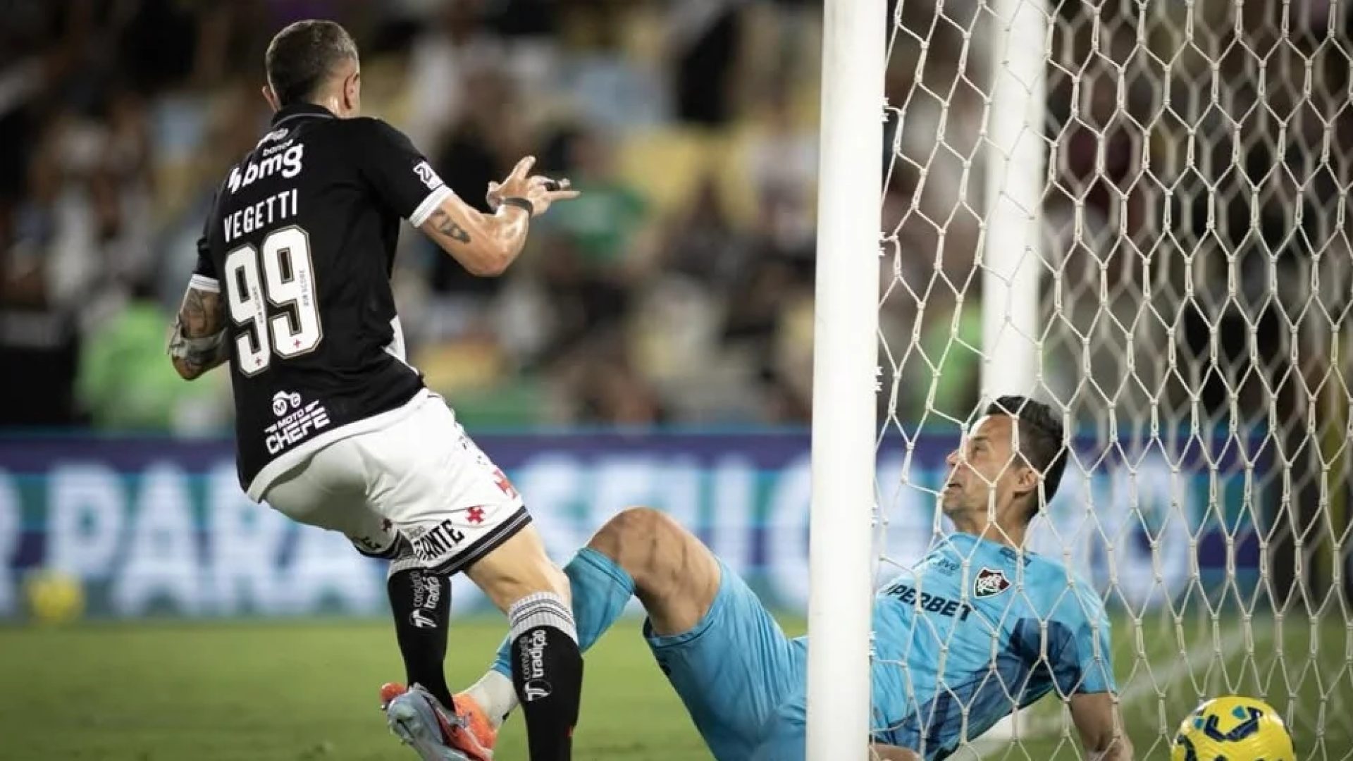 Vasco vence Fluminense de virada na primeira partida da semifinal da Copa do Brasil