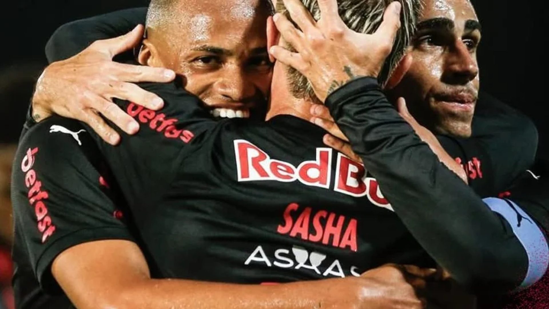 Corinthians sofre com reservas, não melhora com titulares e perde para o Bragantino