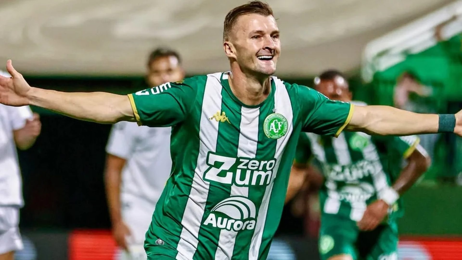 Santos leva 3 gols em 17 minutos e perde da Chapecoense no Brasileirão