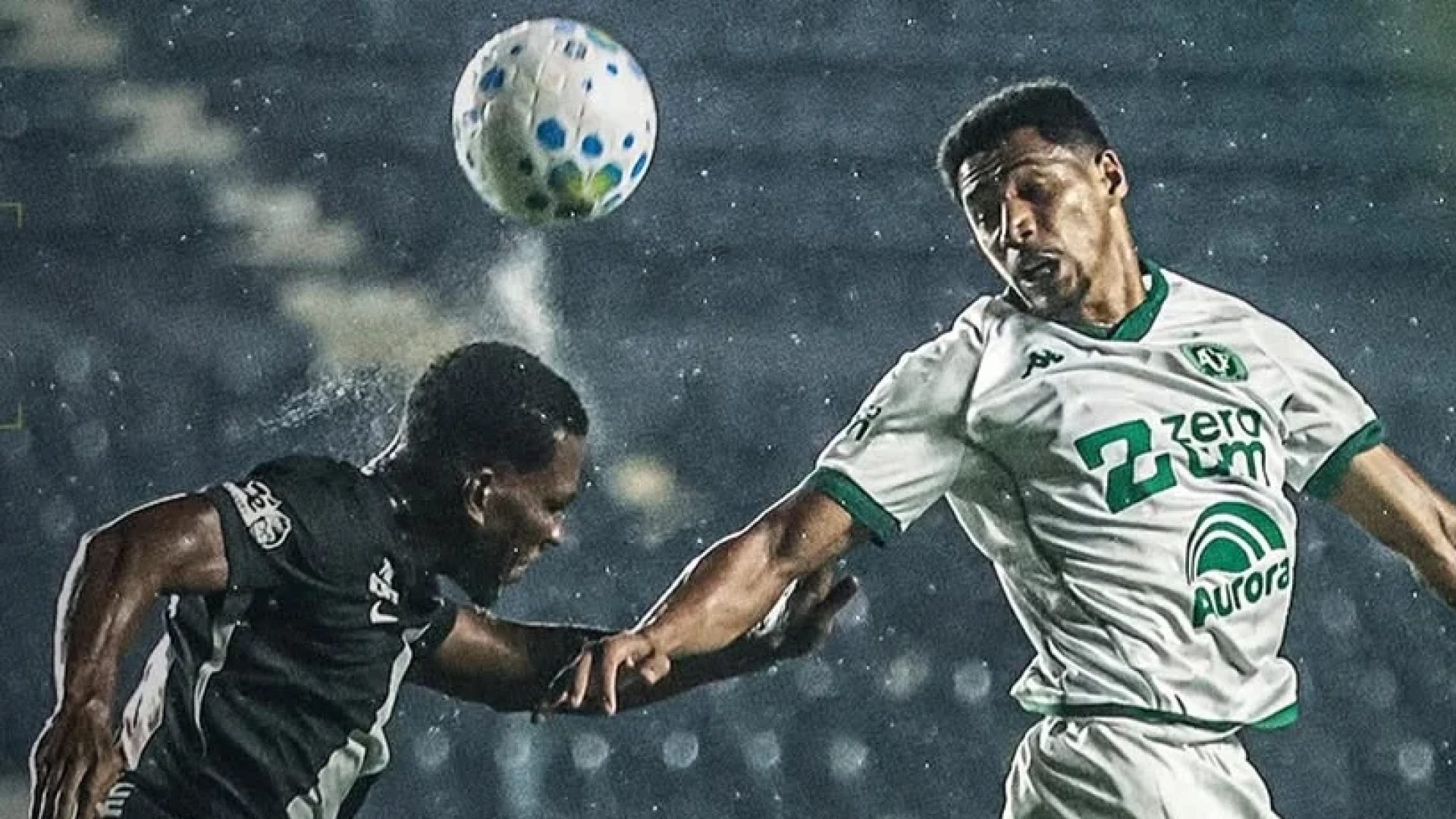 Vasco domina Chapecoense, leva empate no fim e deixa campo sob vaias em São Januário