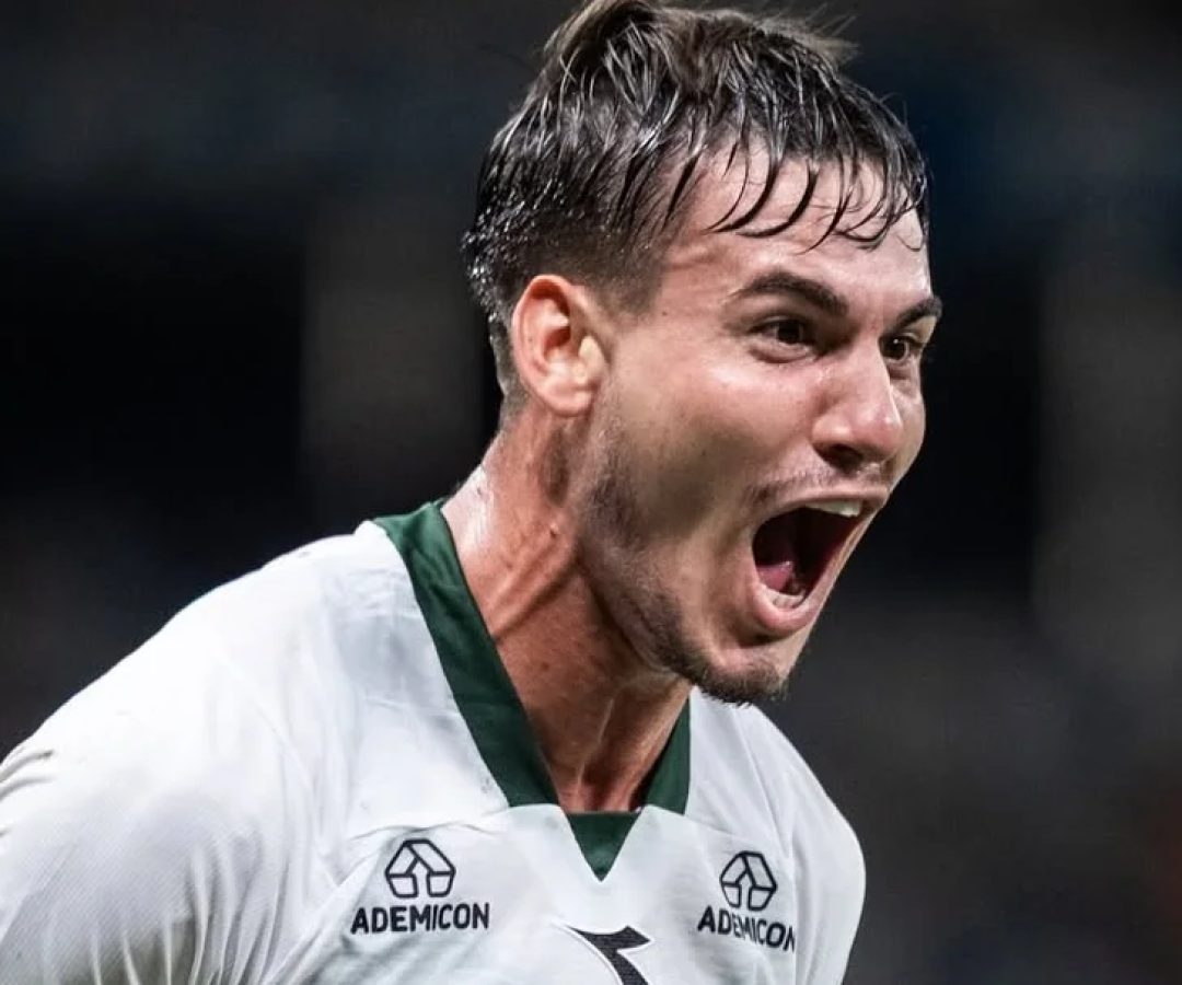 Cruzeiro leva virada do Coritiba no Mineirão e pressão sobre Tite aumenta