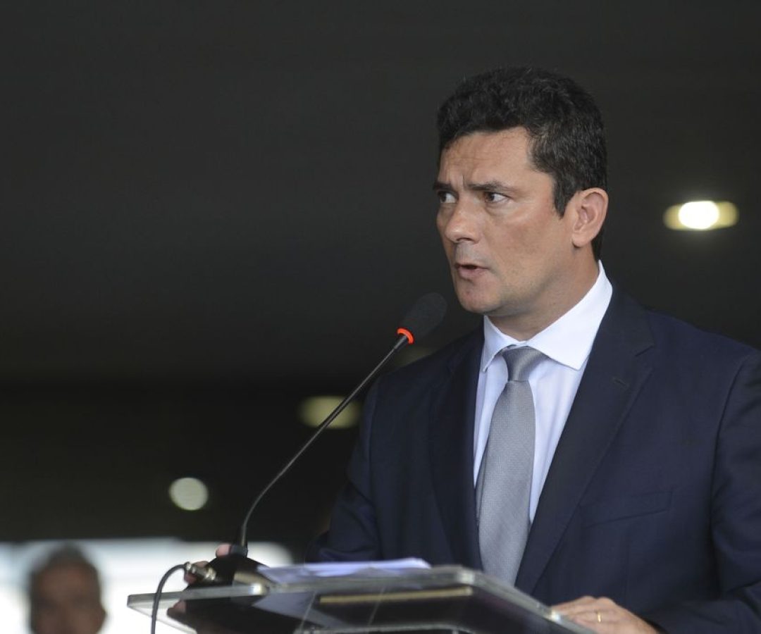 Fux pede vista e suspende julgamento de recurso de Moro no STF