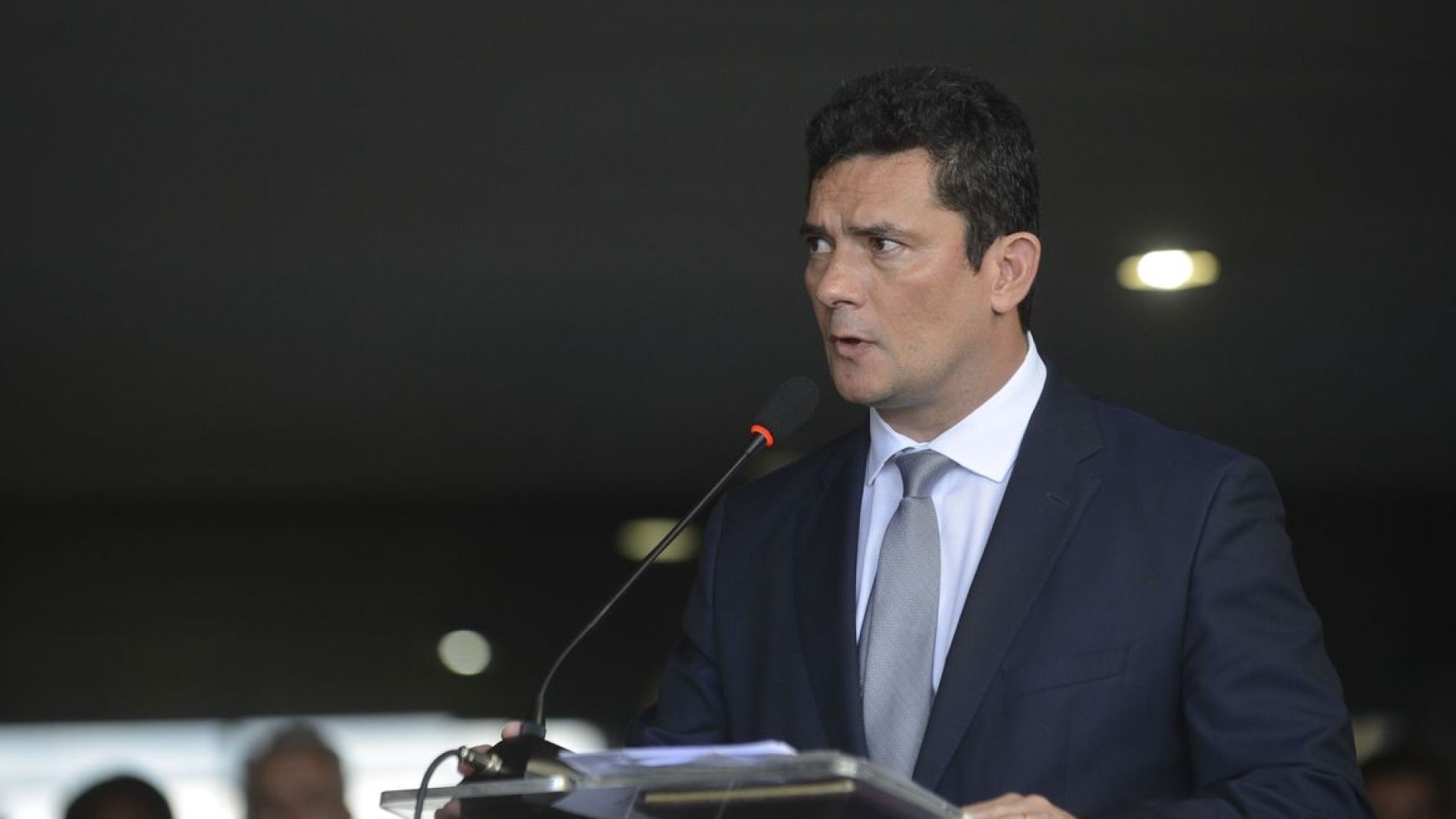 Fux pede vista e suspende julgamento de recurso de Moro no STF