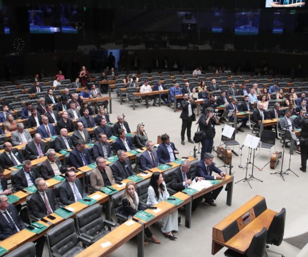 Sindicatos repudiam agressão a jornalista na Câmara