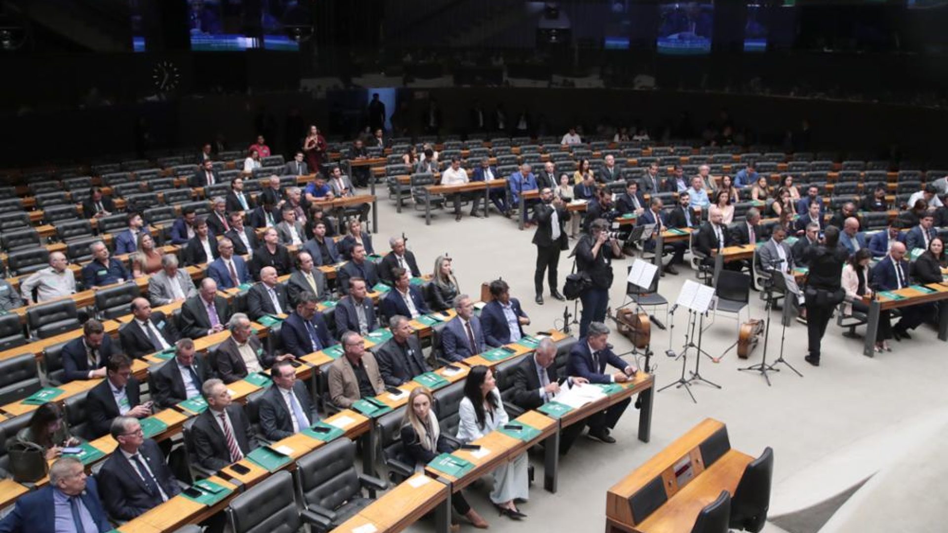 Sindicatos repudiam agressão a jornalista na Câmara