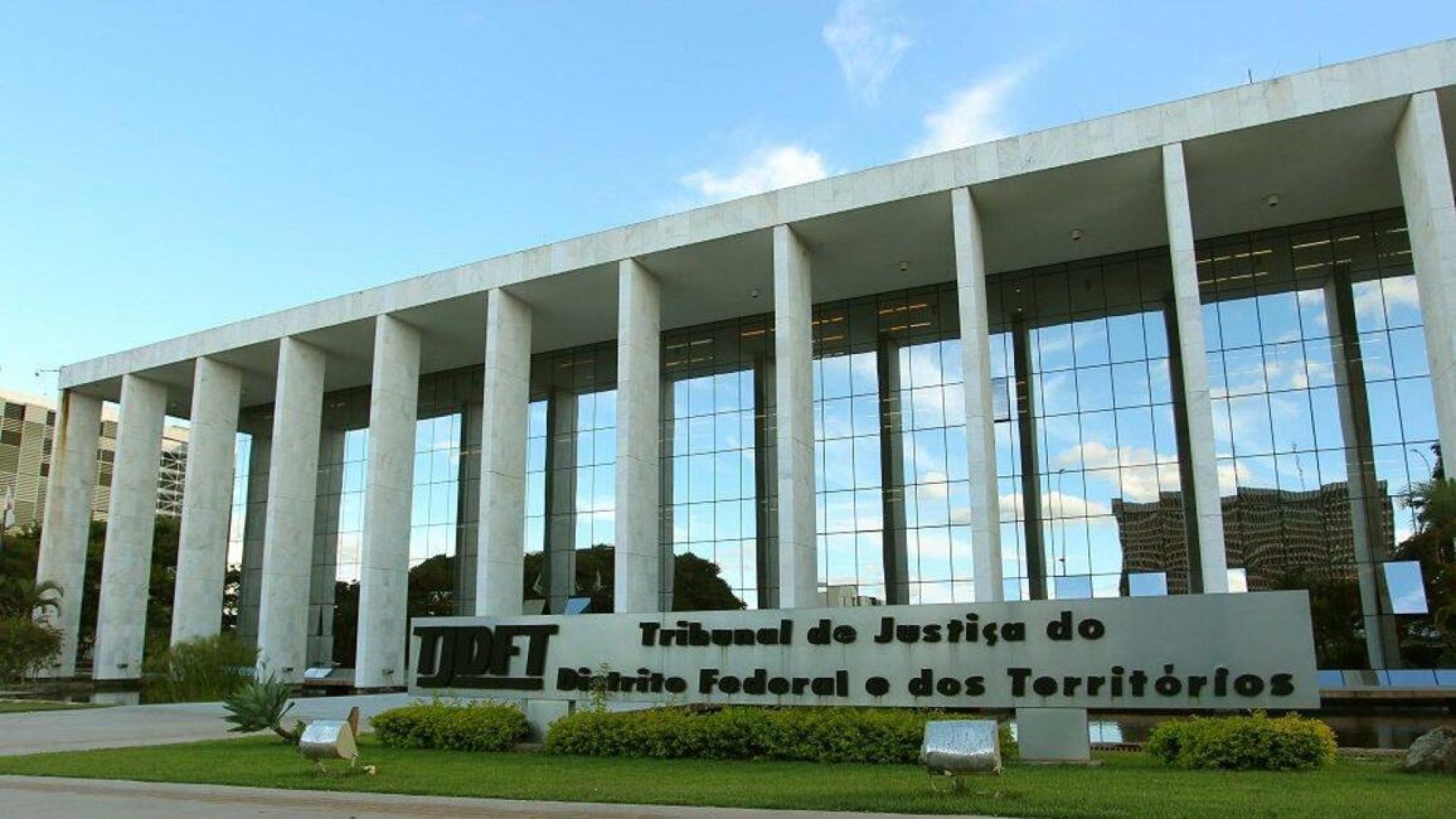 TJDFT mantém condenação do DF por acidente em escola pública