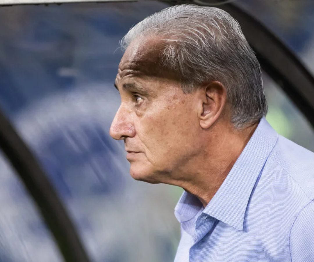 Tite encara protestos da torcida do Cruzeiro após tropeço e vê pressão aumentar