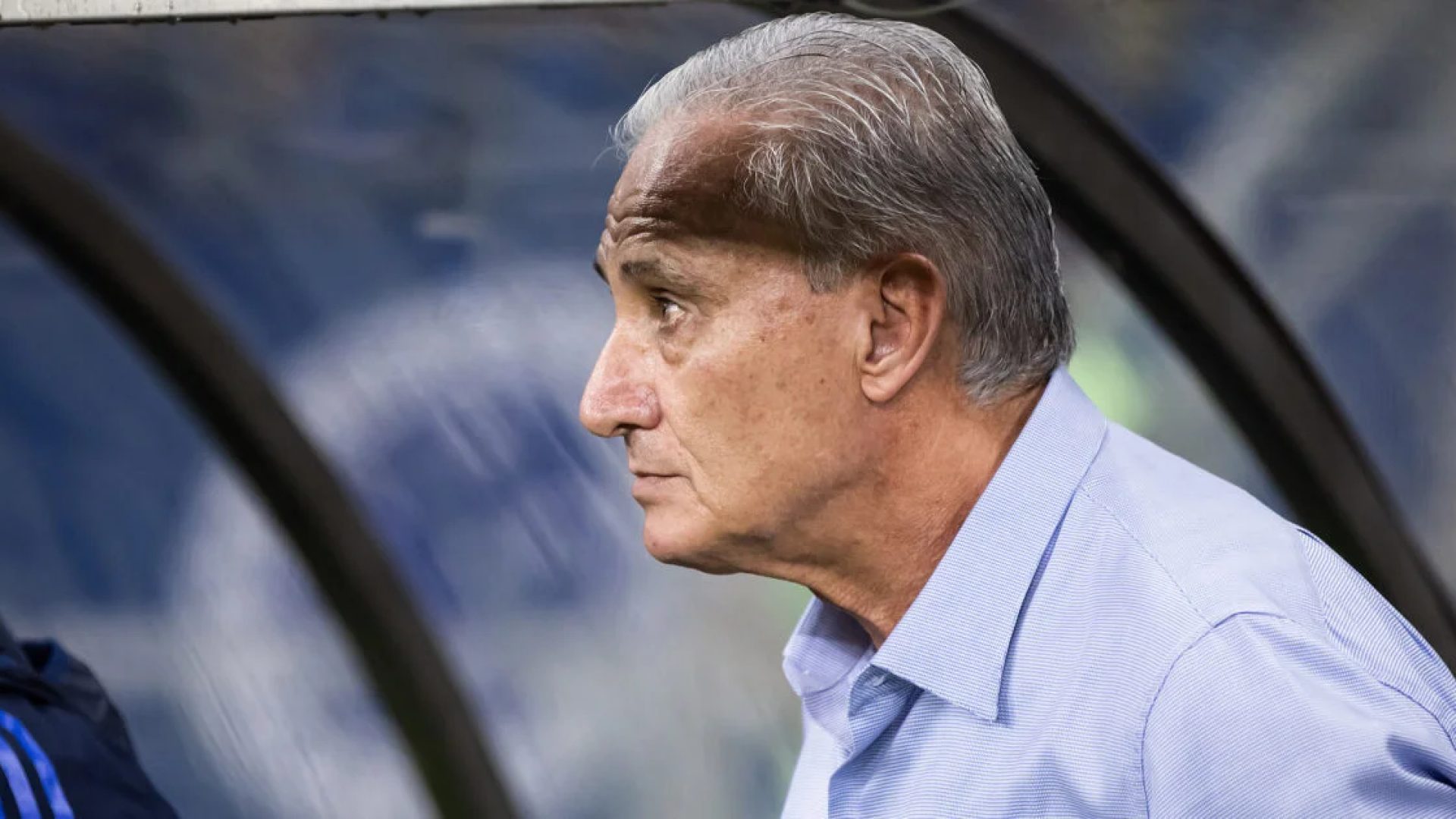 Tite encara protestos da torcida do Cruzeiro após tropeço e vê pressão aumentar
