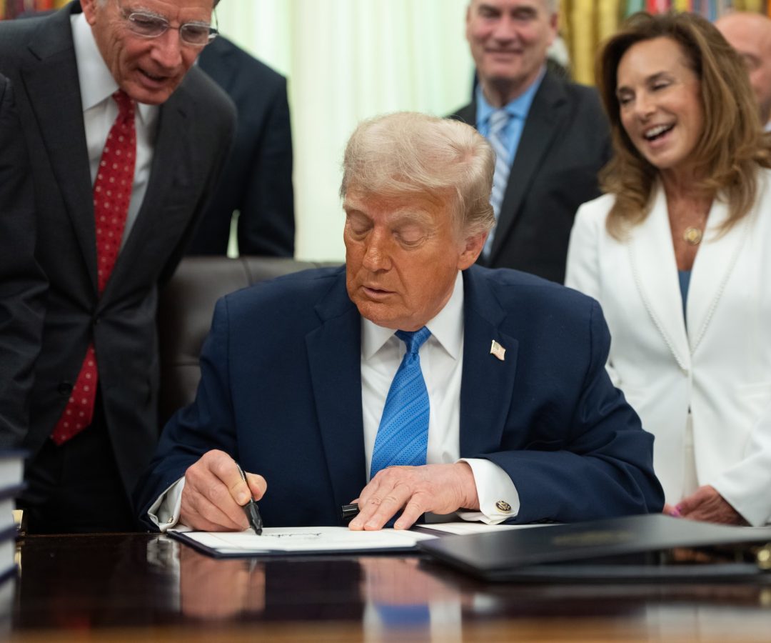Trump-lei-orcamentaria-.jpg