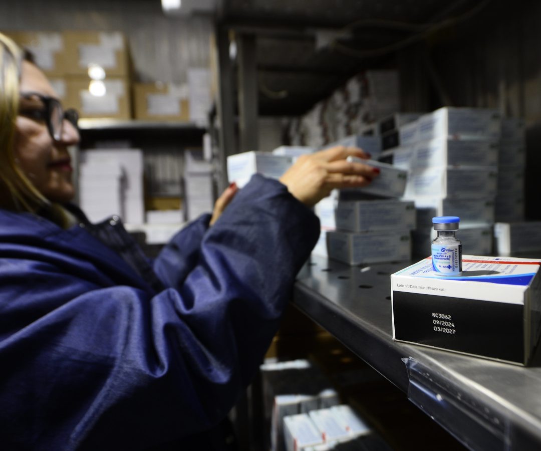 DF recebe mais de 9 mil vacinas contra bronquiolite para gestantes