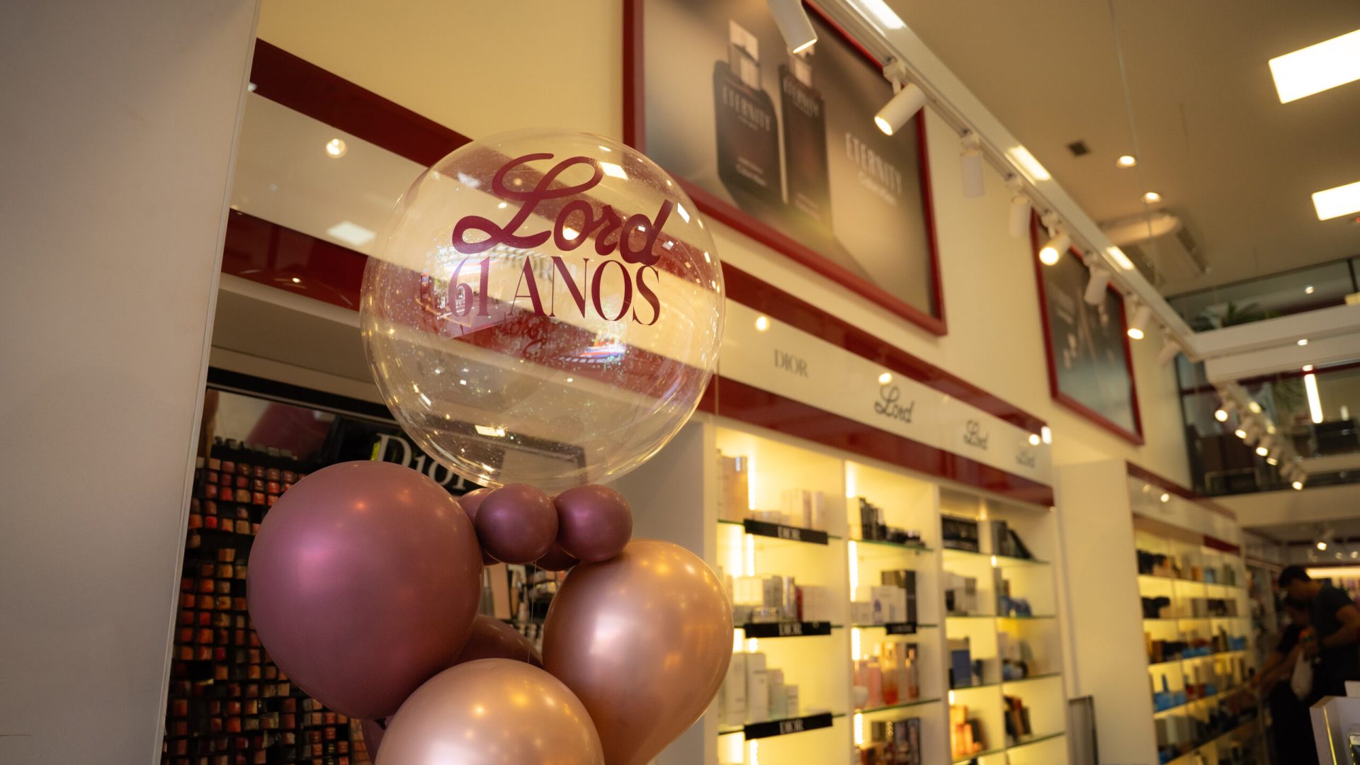 Varejo do DF avança em janeiro, com destaque para perfumaria e cosméticos