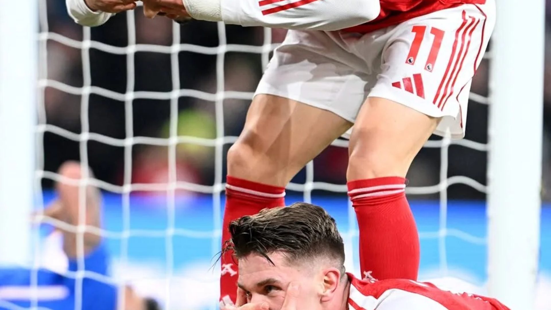 Arsenal vence Fulham e pressiona Manchester City na Premier League