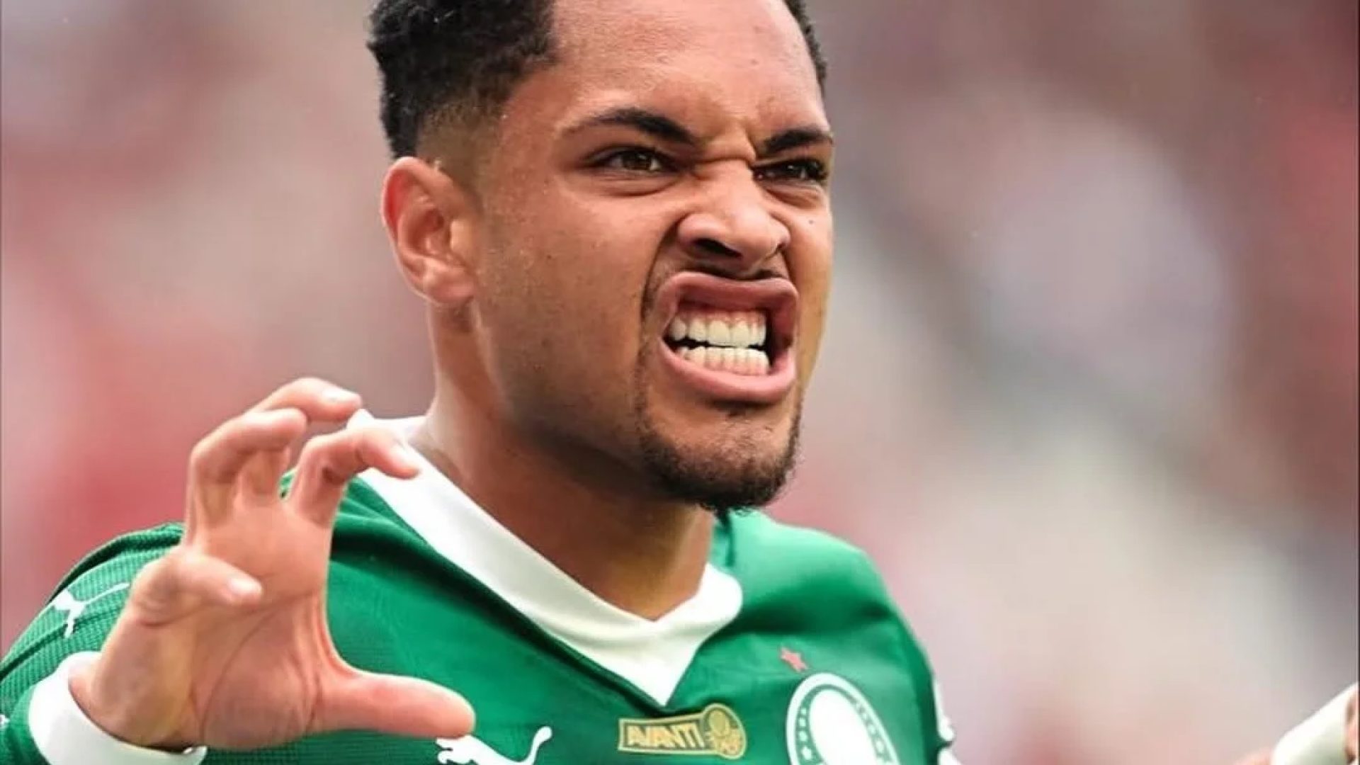 Vitor Roque dá razão a Ancelotti, decide clássico e deixa Palmeiras isolado na ponta