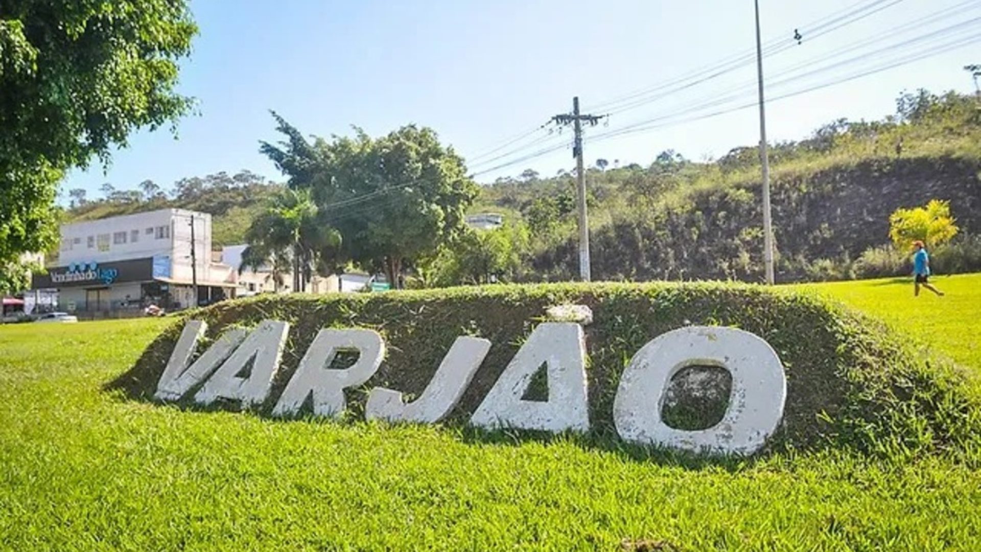 Varjão inaugura rodoviária e restaurante comunitário após décadas