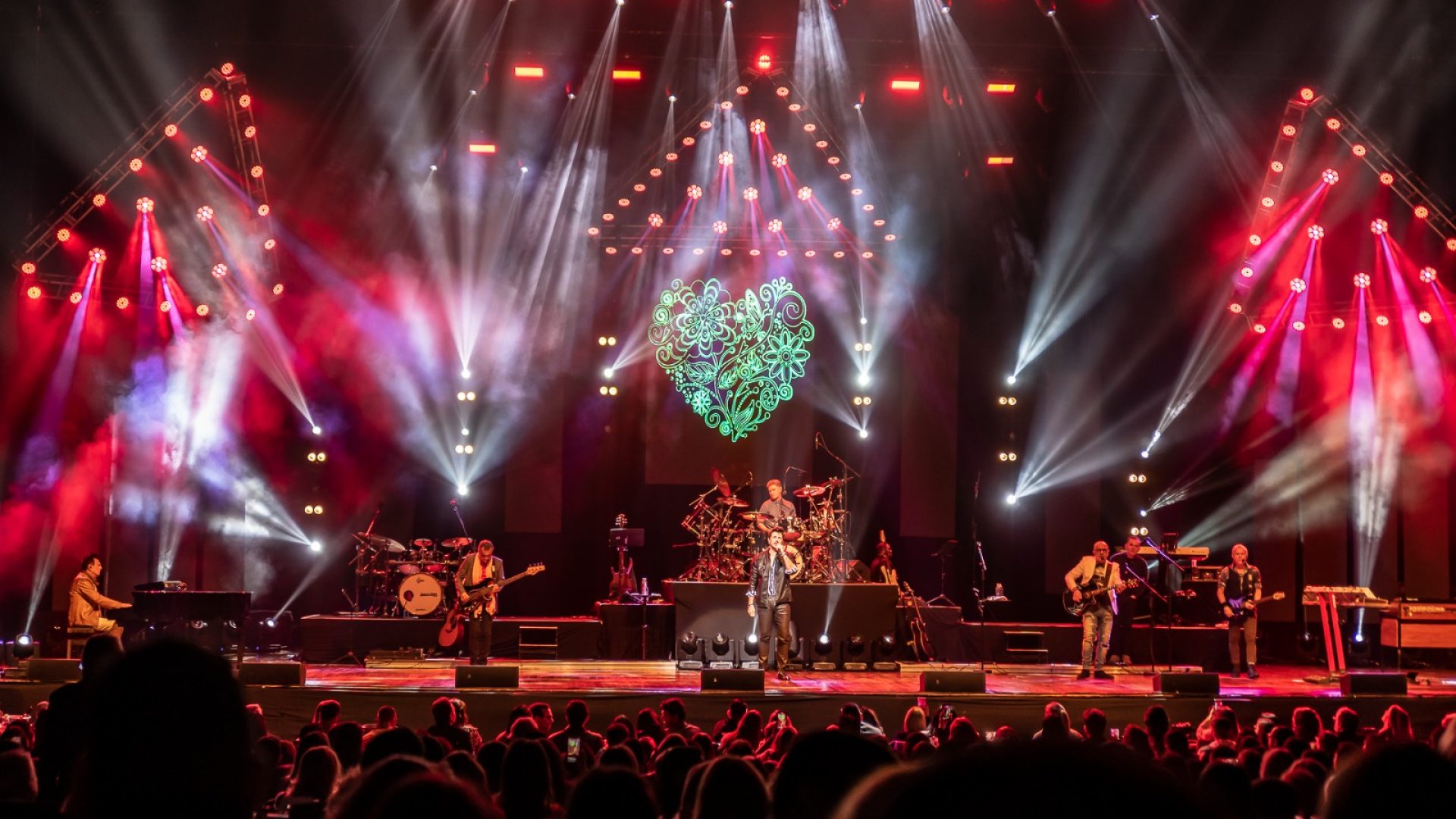 Roupa Nova apresenta show comemorativo de 45 anos com clássicos e novidades do novo EP