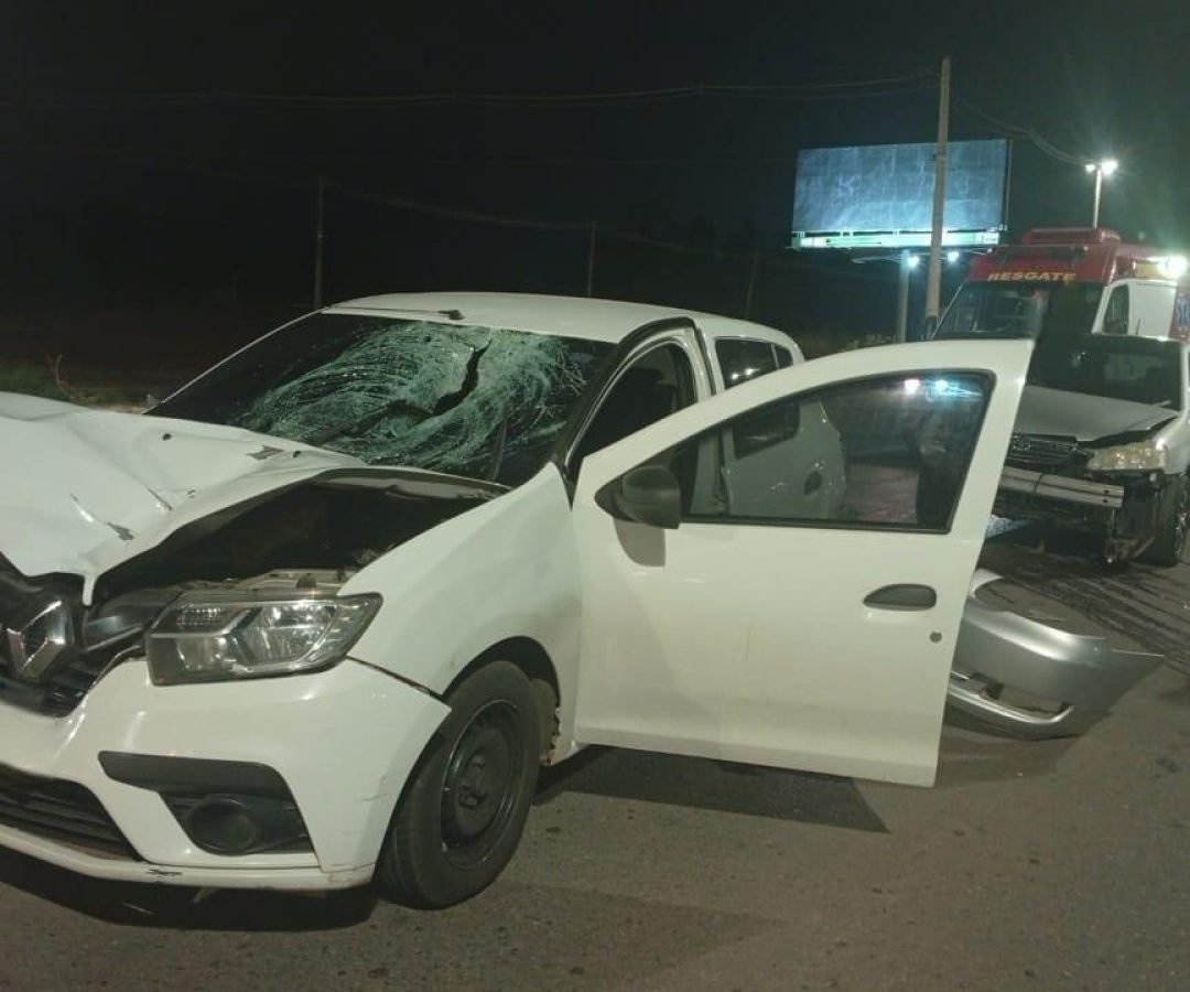 Pedestre morre atropelado na EPNB; colisão entre dois carros ocorre logo após acidente