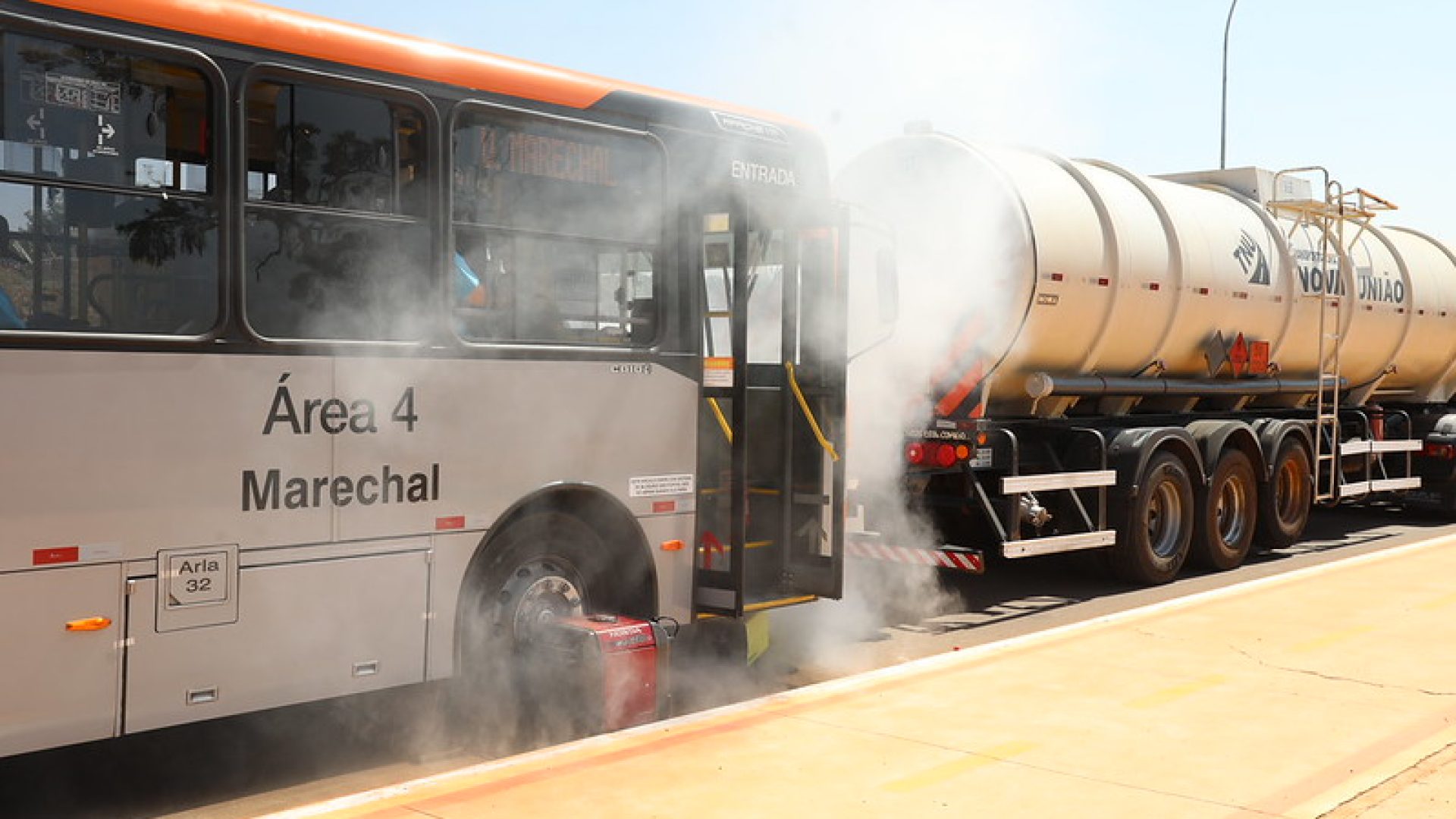 Forças de segurança do DF participam de simulação para situações de emergência com inflamáveis