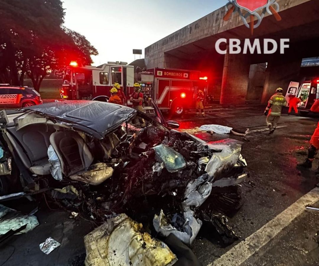 Sargento da PMGO morre e mulher fica gravemente ferida após colisão na EPIA, em frente ao ParkShopping