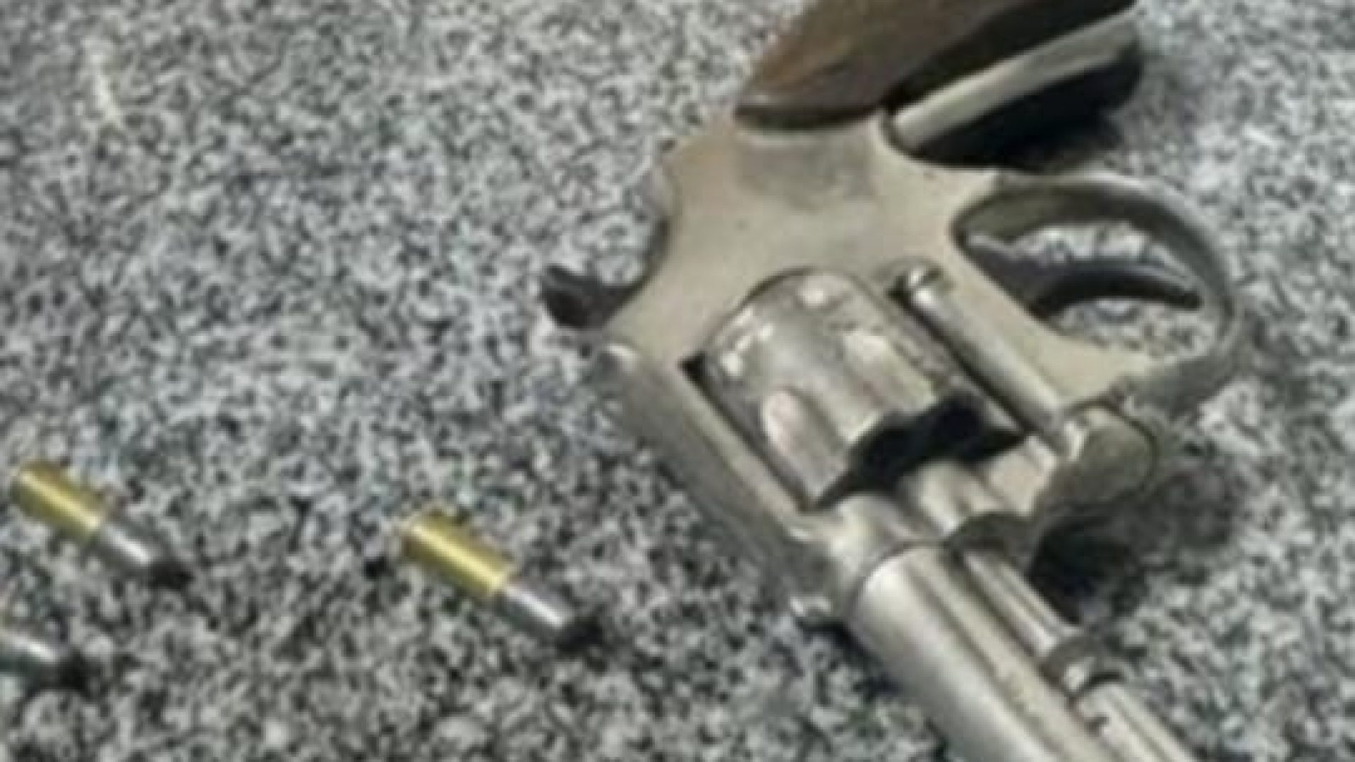 Homem é preso após ameaçar funcionária de supermercado com arma na Estrutural