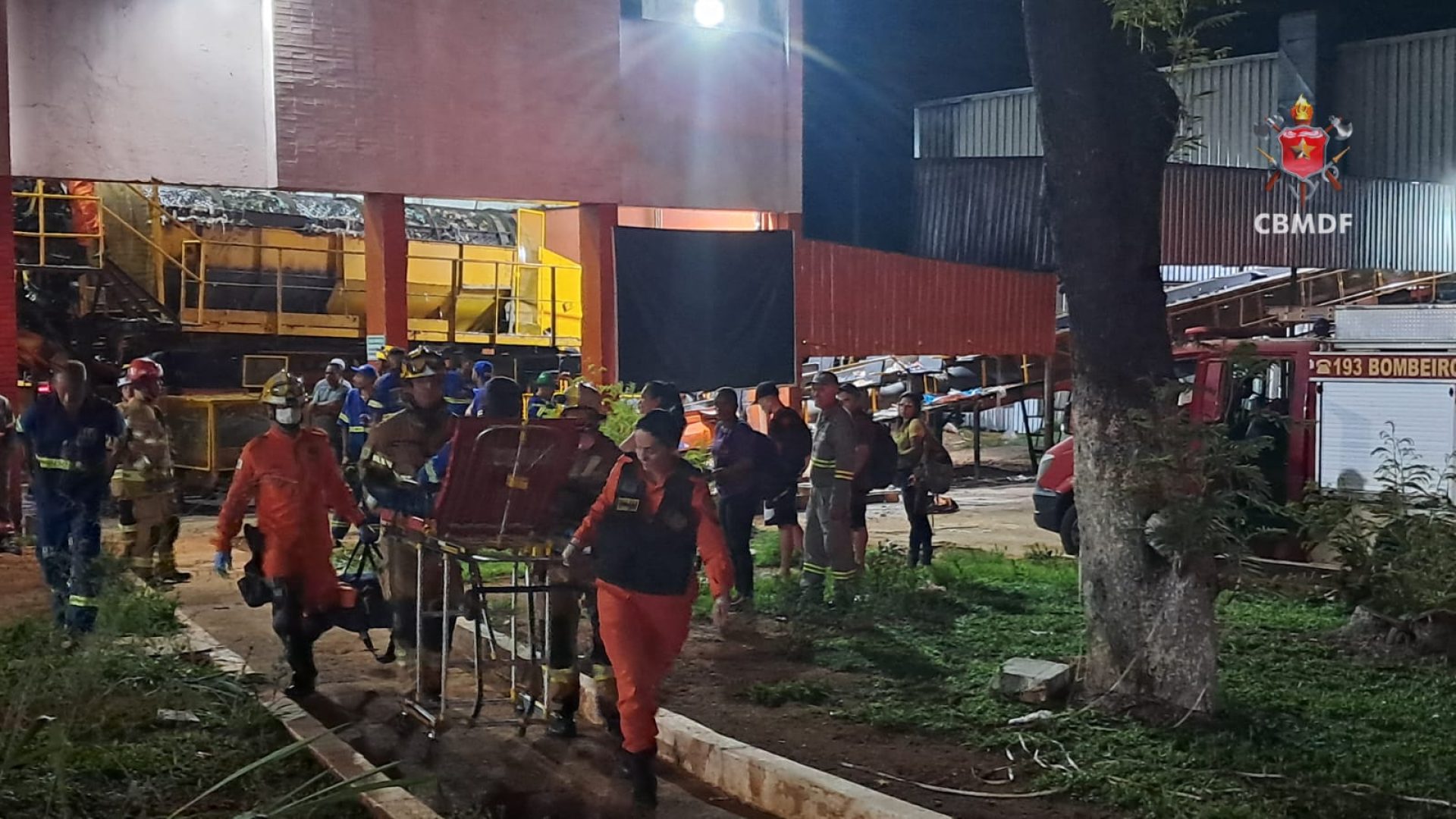 Funcionário fica ferido após acidente em esteira de reciclagem na L4 Sul