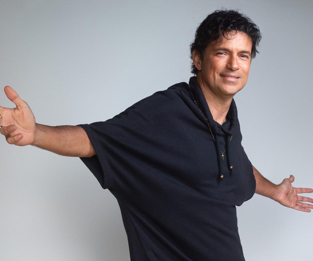 Jorge Vercillo celebra 30 anos de carreira com show em Brasília