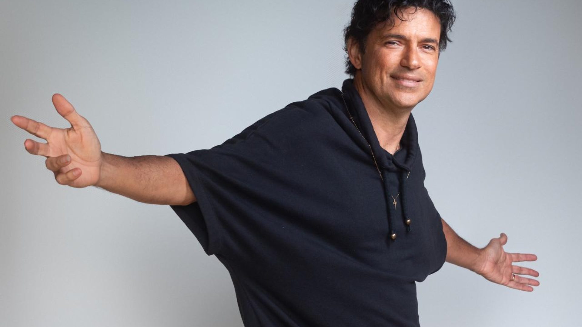 Jorge Vercillo celebra 30 anos de carreira com show em Brasília