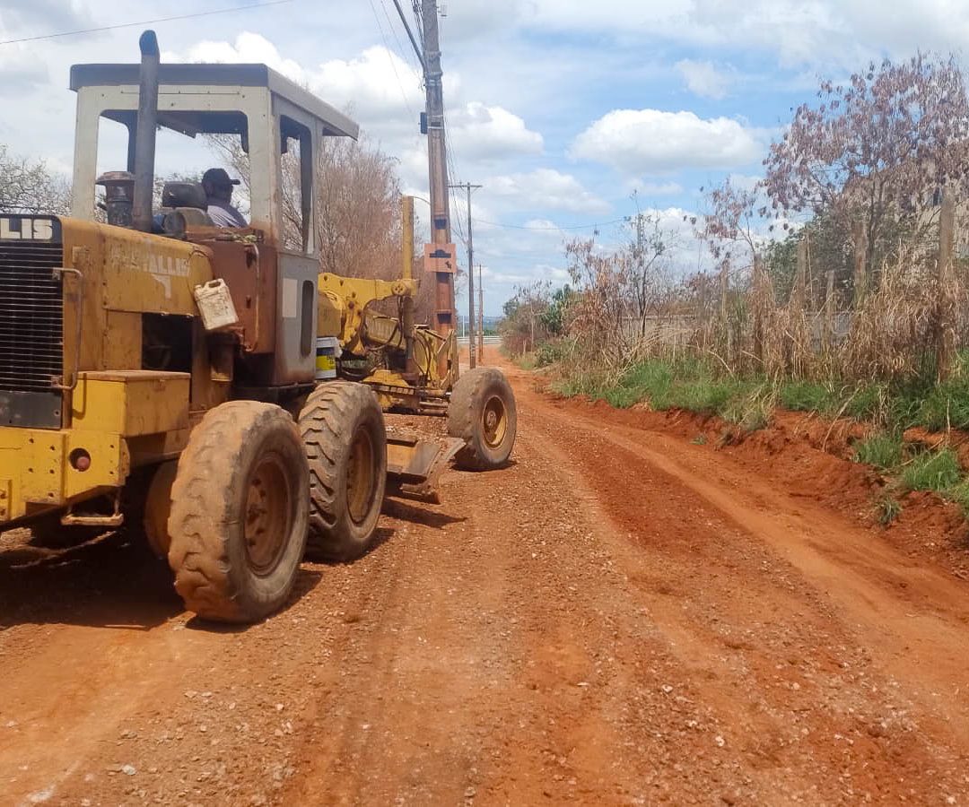 Manutenção de vias não pavimentadas melhora deslocamento de moradores do Jardim Botânico