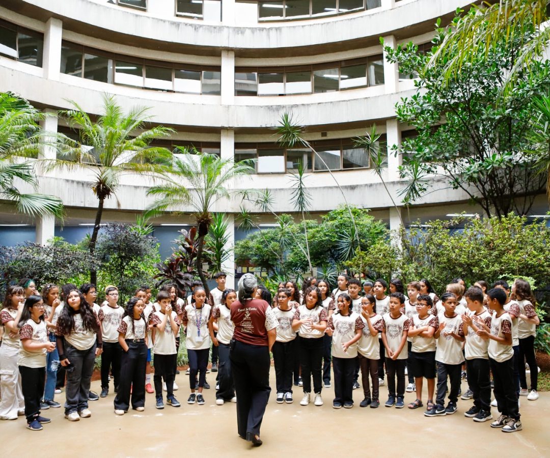 Cantata de Natal emociona pacientes e profissionais no HRAN