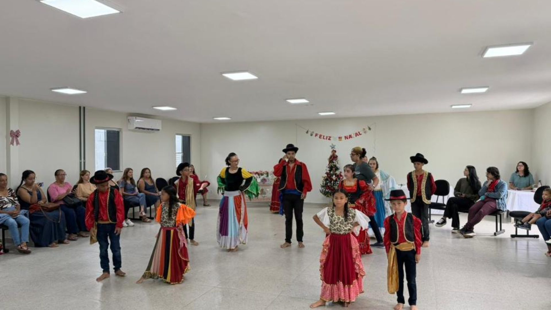 Creas Núcleo Bandeirante promove confraternização para famílias vulneráveis da região