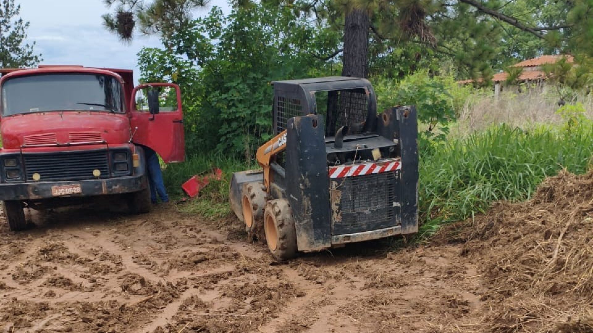 Máquinas em terreno alvo de denúncia levam PM Ambiental a investigar possível invasão no DF